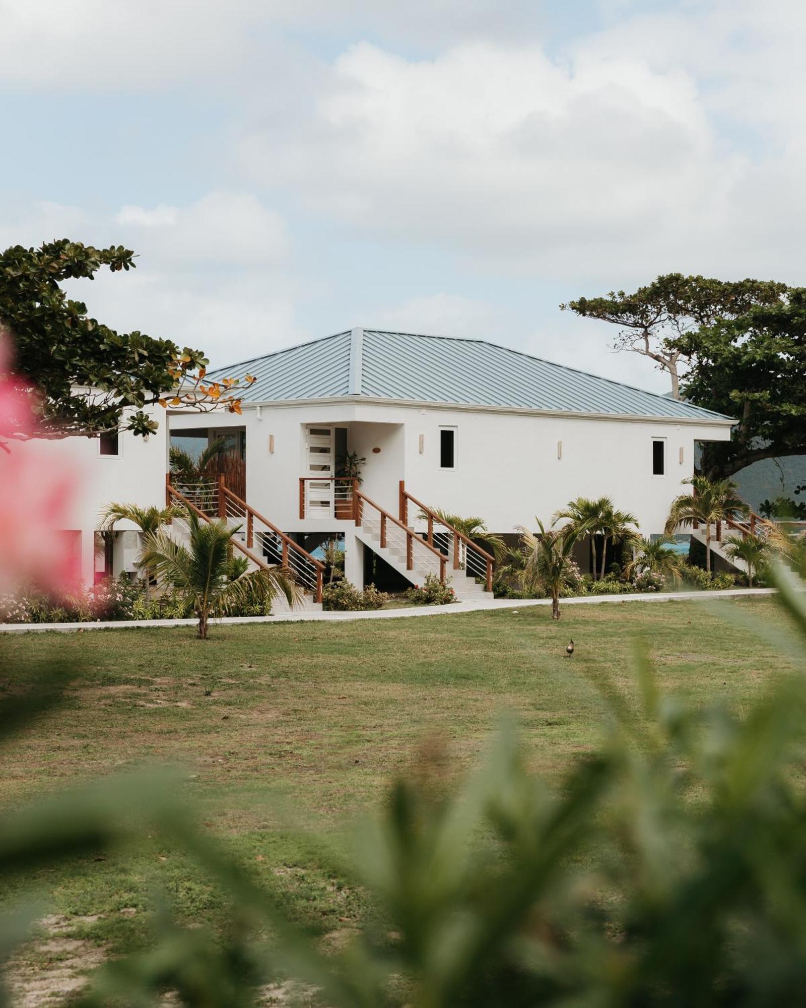 Long Bay Beach Resort Freshwater Pond Extérieur photo